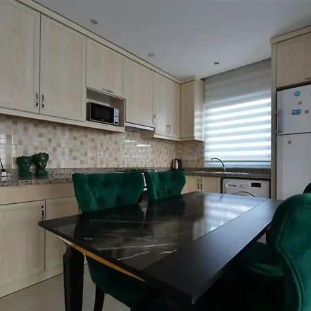 Апартаменты Yekta Atrium Two-room For Rent Just 350 Meters From The Sea In Mahmutlar, Comfortable Living By The Coast Алания