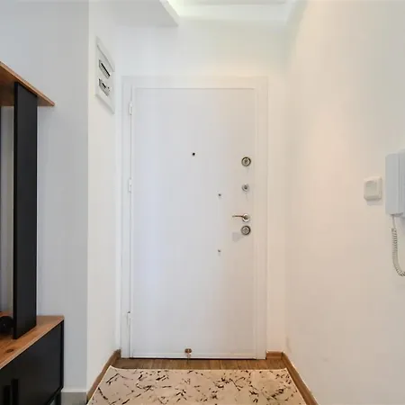 Yekta Atrium Two-room For Rent Just 350 Meters From The Sea In Mahmutlar, Comfortable Living By The Coast *