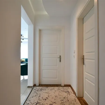 Yekta Atrium Two-room For Rent Just 350 Meters From The Sea In Mahmutlar, Comfortable Living By The Coast *